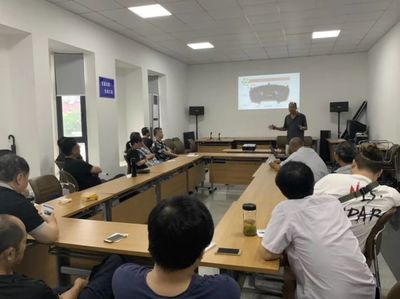 金楓線更換純電動(dòng)新能源公交車